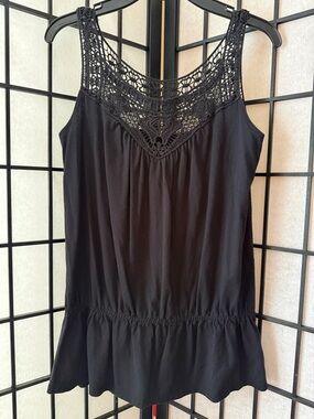 RXB Black Crochet Yoke Sleeveless Top size  small